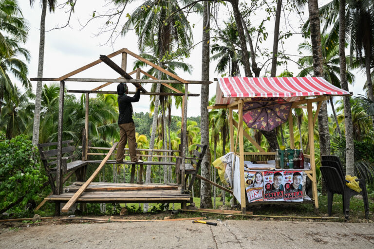 Tropical Storm Kills Family of Five as Hits Philippines