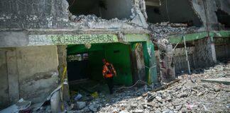 Indonesia School Collapse Toll Hits 67 as Search Ends