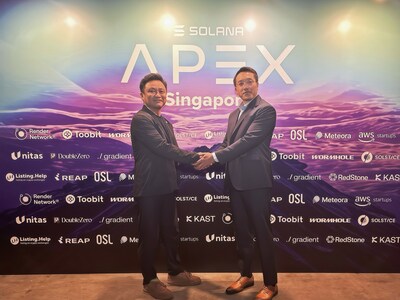 Eugene Cheung, Chief Commercial Officer of OSL Group and Lu Yin, Solana Foundation APAC Lead at the Solana APEX Summit