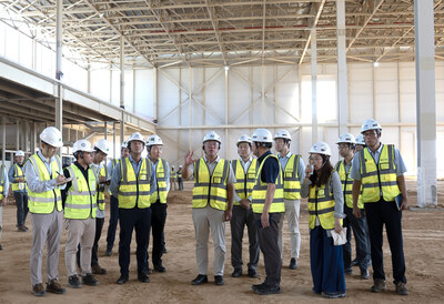 Executive Chair Euisun Chung and José Muñoz, President and CEO of Hyundai Motor Company, are briefed by HMMME Head Wonkyn Park on the progress of the new plant in Saudi Arabia Executive Chair Euisun Chung and José Muñoz, President and CEO of Hyundai Motor Company, are briefed by HMMME Head Wonkyn Park on the progress of the new plant in Saudi Arabia