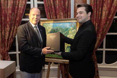 From left to right: H.S.H. Prince Albert II of Monaco and Armen Pogossian, Owner Cigaronne and Newline Brands Global LLC From left to right: H.S.H. Prince Albert II of Monaco and Armen Pogossian, Owner Cigaronne and Newline Brands Global LLC