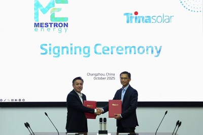 The MoU was exchanged by Por Teong Eng, Managing Director of Mestron Energy (Left), and KU Jun Heong, Trinasolar’s Vice President of Asia Pacific, Middle East and Africa Region (Right)