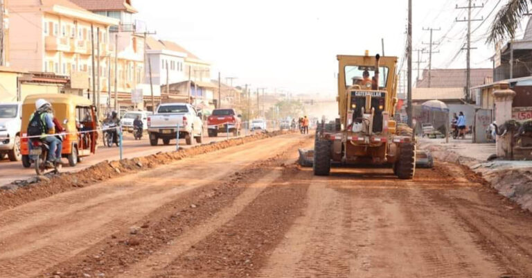 Vientiane Capital Speeds Up Road Repairs in 2025 with LAK 20.91 Billion Budget