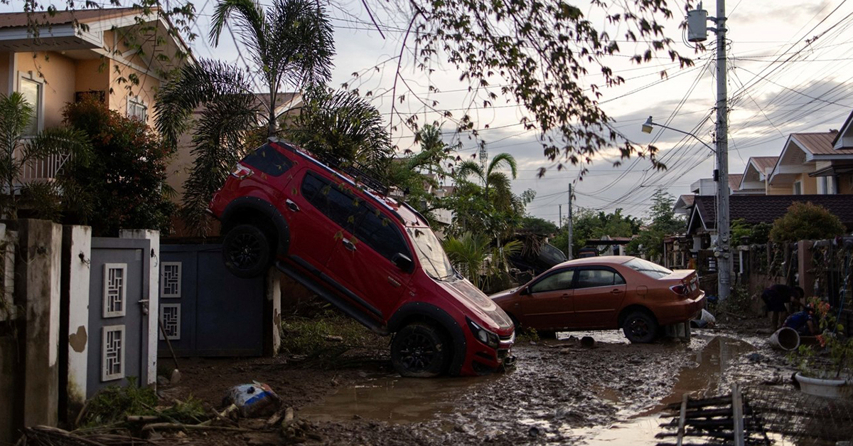 Philippines Halts Search After Over 200 Killed in Typhoon Kalmaegi as Super Typhoon Fung-wong Nears