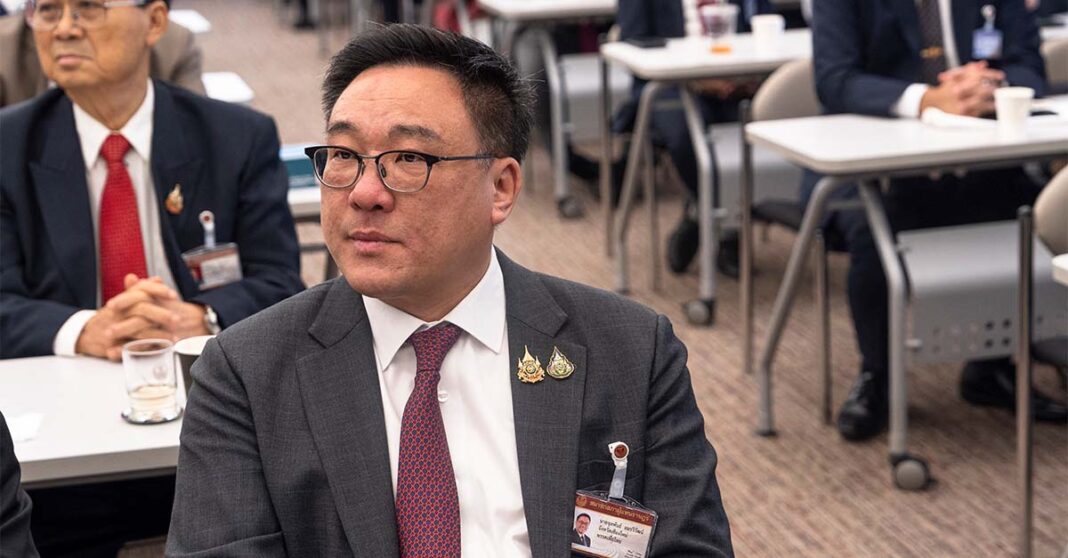 Thai Ex-Pm Thaksin’s Party Elects New Leader After Daughter’s Exit