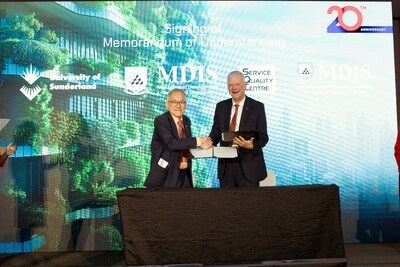 Dr Eric Kuan, President of the Management Development Institute of Singapore (MDIS) and Sir David Bell, Vice-Chancellor and Chief Executive of the University of Sunderland, UK, at the launch of the MDIS-University of Sunderland Centre for Applied Sustainability Research and Innovation.
