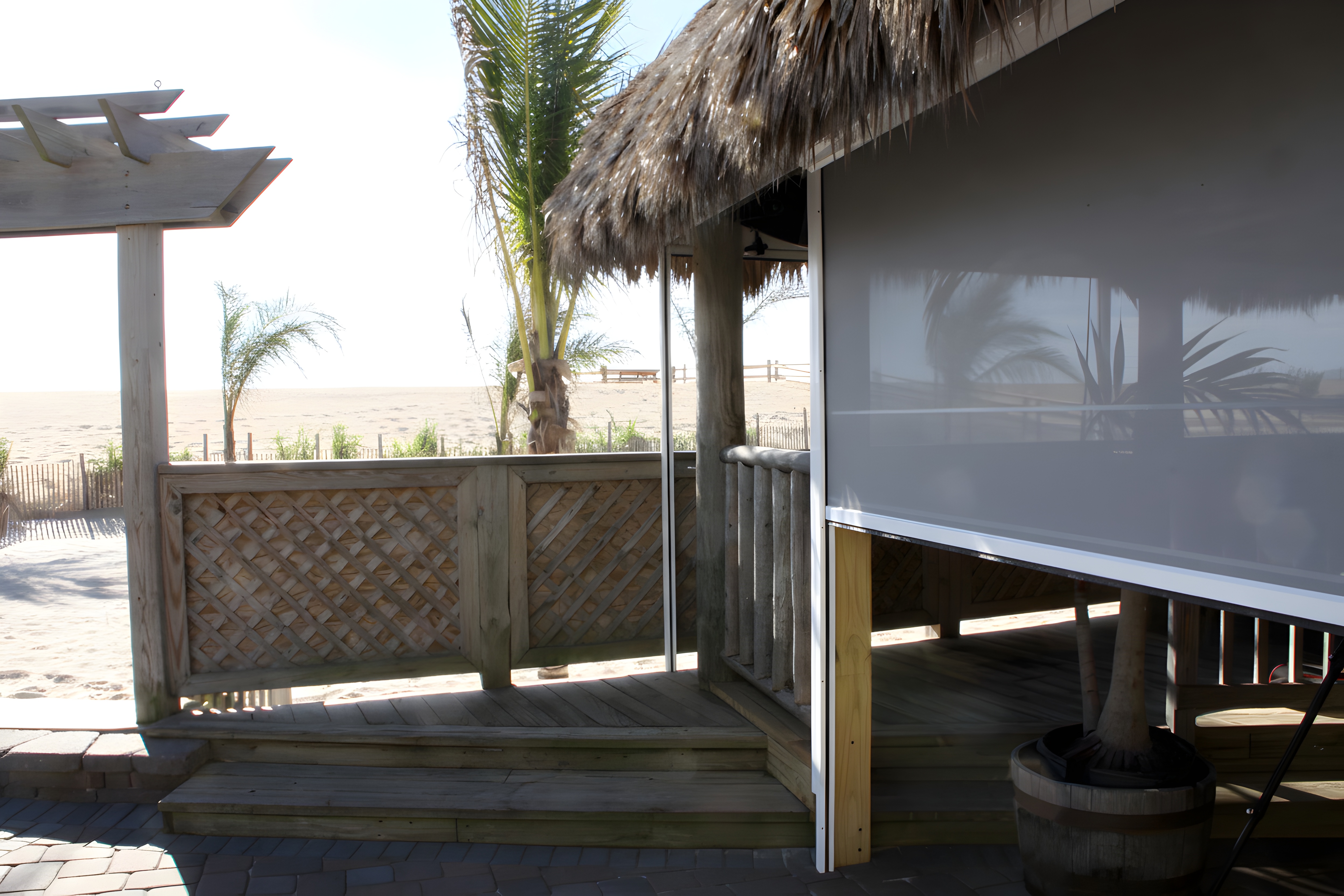 Somfy Enhances Outdoor Comfort with Smart Motorized Systems and Weather Sensors for Zip Screens