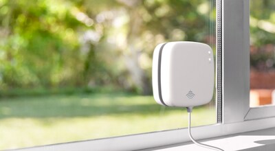 NetComm's AurusLink Through-Glass FWA CPE requires no cable connection to the outdoor unit.