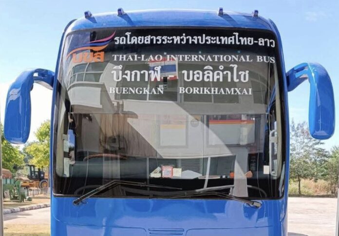 Thai-Lao bus