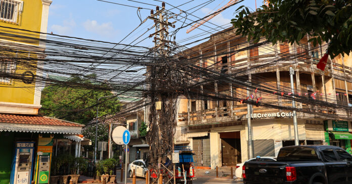 A tangled electricity pole in downtown Vientiane has unexpectedly gone viral after being pinned on Google Maps as “Electric Pole Superstar,” drawing curious tourists and dozens of reviews.