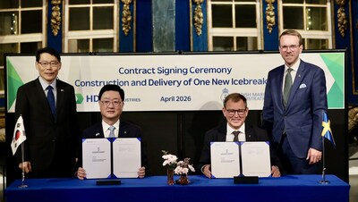 (From the left) Lee Hyung-jong, Ambassador of the Republic of Korea to the Kingdom of Sweden, Joo Won-ho, President and CEO of HD Hyundai Heavy Industries, Erik Eklund, Director General of the Swedish Maritime Administration, Andreas Carlson, Minister for Infrastructure and Housing of Sweden, at the contract signing ceremony of the construction and delivery of a new icebreaker.