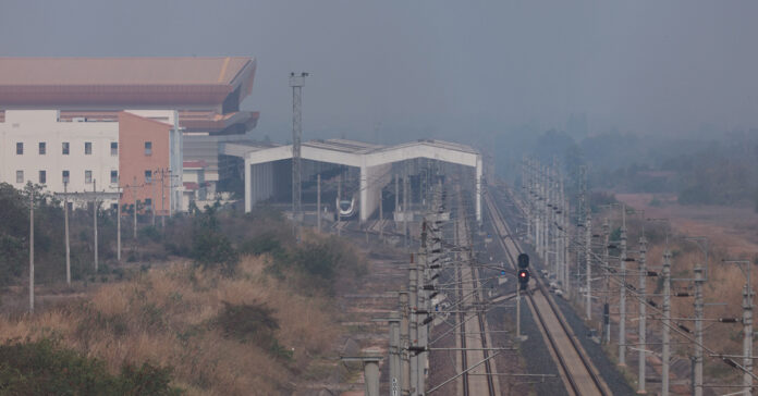 Air pollution around the Laos–China Railway station in Vientiane Capital is marked by heavy smog and elevated PM2.5 levels. 12 April 2026. (Photo: Thongsavanh Souvannasane/The Laotian Times)