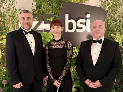 HOYA BIT was invited to attend BSI's 125th Anniversary Gala, represented by Founder Zoe Peng.