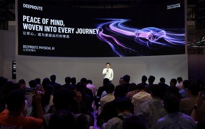 DeepRoute.ai CEO Maxwell Zhou delivering his keynote DeepRoute.ai CEO Maxwell Zhou delivering his keynote