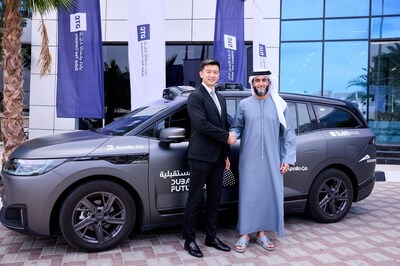 Nan Yang, Vice President of Baidu and General Manager of Overseas Business Unit, Intelligent Driving Group, with Mansoor Rahma Alfalasi, Group CEO, DTC