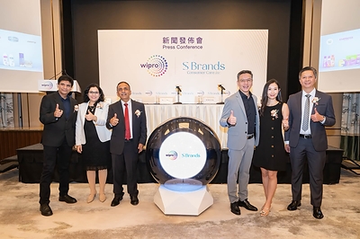 Mr. Nagender Arya, President East Asia, COO-International Business, Wipro Consumer Care (Third from left) and Mr. Dick Sy Ong, Founder and President of S Brands (Third from right) made an official acquisition announcement. Mr. Nagender Arya, President East Asia, COO-International Business, Wipro Consumer Care (Third from left) and Mr. Dick Sy Ong, Founder and President of S Brands (Third from right) made an official acquisition announcement.