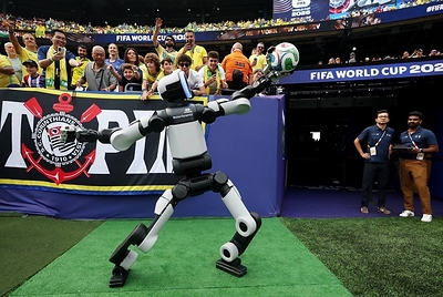 Hyundai Motor Brings Atlas Humanoid Robot to FIFA World Cup 2026™ in First-Ever Live Match Environment Robotics Integration Hyundai Motor Brings Atlas Humanoid Robot to FIFA World Cup 2026™ in First-Ever Live Match Environment Robotics Integration