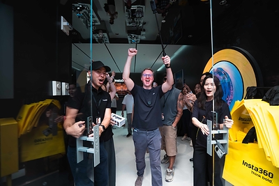Insta360 officially opens the door of its first U.S. flagship store to welcome customers. Insta360 officially opens the door of its first U.S. flagship store to welcome customers.