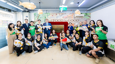 Executives from Las Vegas Sands and Sands China, and Fuhong representatives officiate a plaque unveiling ceremony at Health and Wellness Day to mark the official launch of the Happy Kitchen social enterprise. The initiative underscores both parties’ shared commitment to fostering social inclusion and creating equal opportunities for individuals in need to engage with society and unleash their potential. Executives from Las Vegas Sands and Sands China, and Fuhong representatives officiate a plaque unveiling ceremony at Health and Wellness Day to mark the official launch of the Happy Kitchen social enterprise. The initiative underscores both parties’ shared commitment to fostering social inclusion and creating equal opportunities for individuals in need to engage with society and unleash their potential.