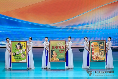 A display of posters for Zhang Shichuan's classic productions. A display of posters for Zhang Shichuan's classic productions.